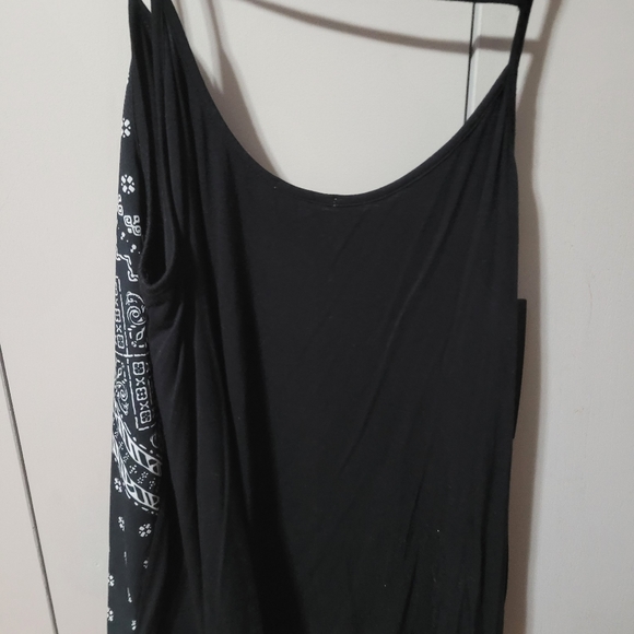 Handkerchief patterned top - Picture 3 of 3